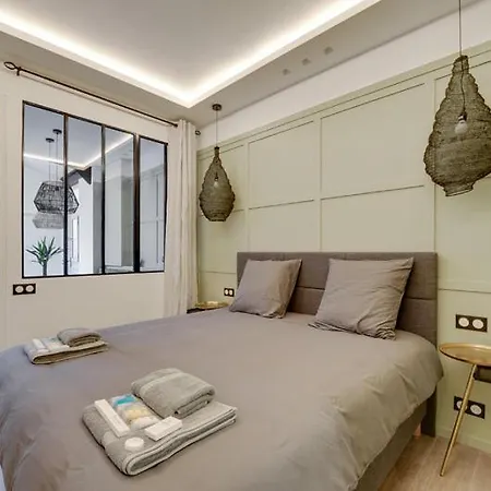 166 Roza - Superb In Paris. * Parigi